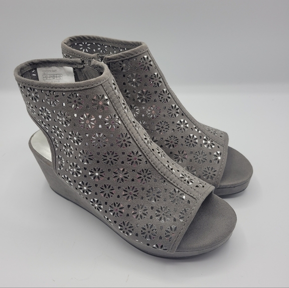 Kenneth Cole New York wedges size 3 corrie hazel grey - Picture 1 of 15